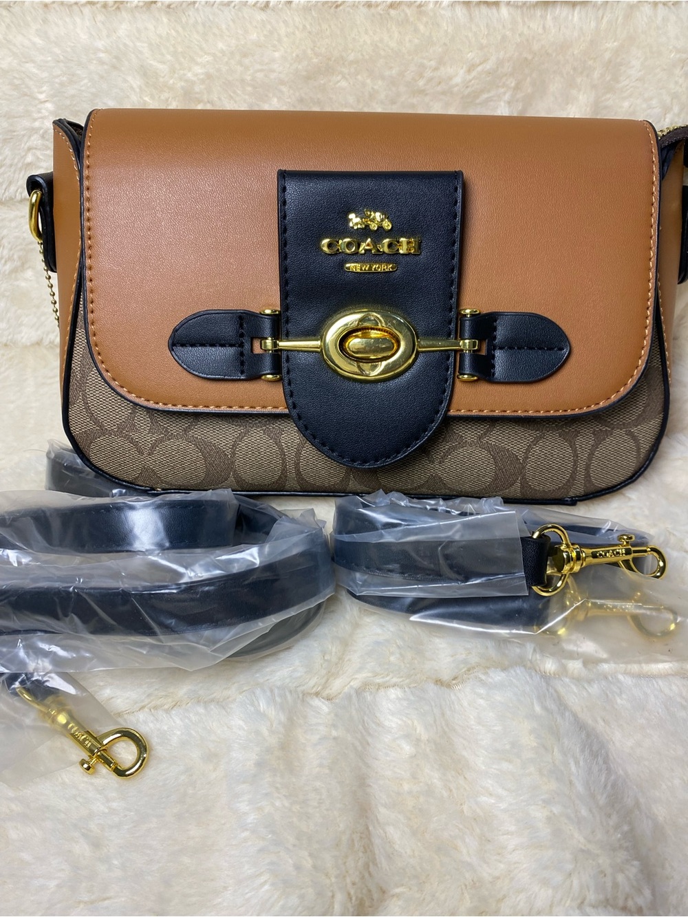 Inspiration COACH Brown & Black Signature Convertible Crossbody Bag